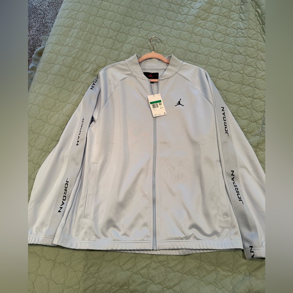 Jordan Men's Sky Blue lightweight jacket - Picture 2 of 4